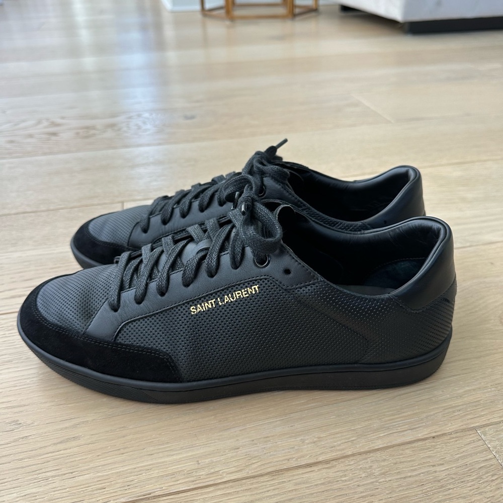 Saint Laurent Andy Low-Top Leather Sneakers - Picture 2 of 10